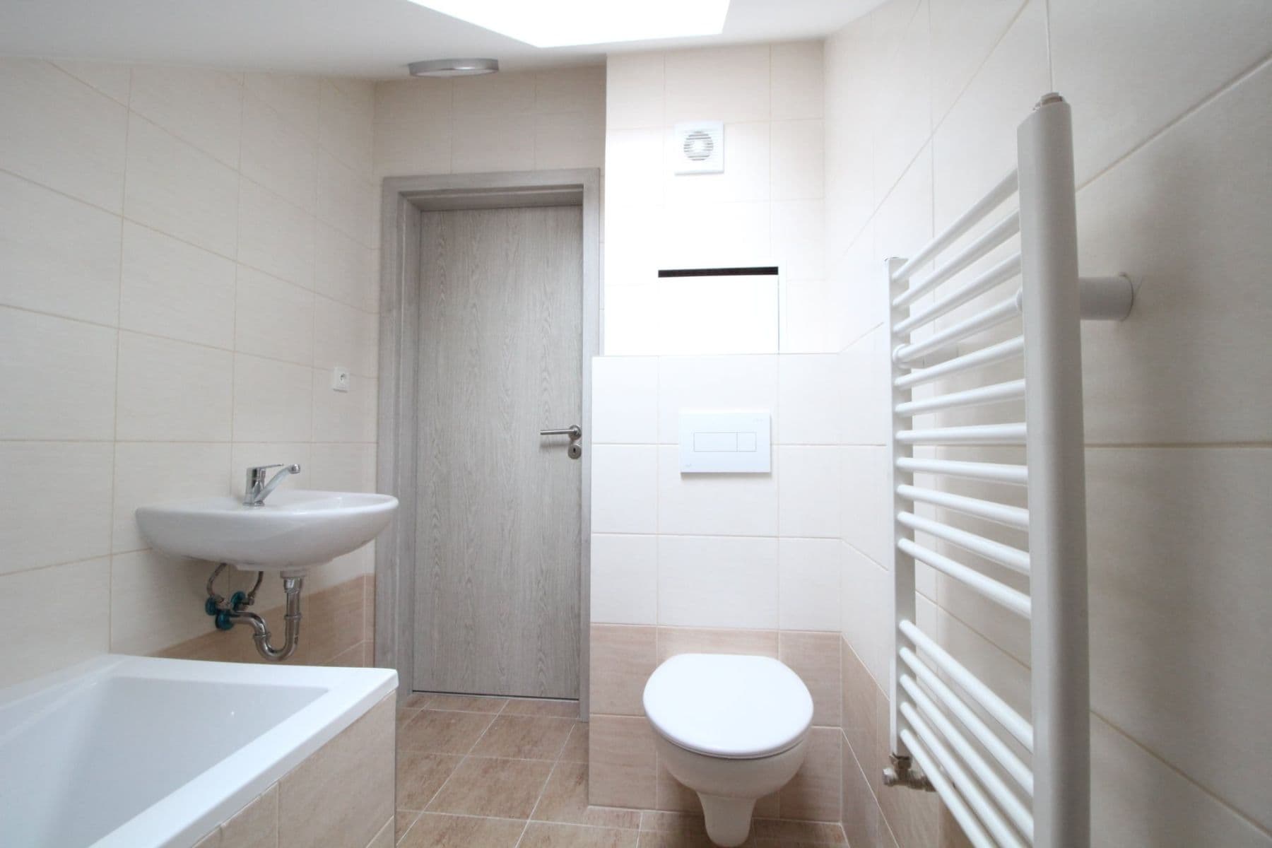 Pronájem bytu 3+1 78 m², Slepá, Milovice, Středočeský kraj Pronájem bytu 3+1 78 m², Slepá, Milovice, Středočeský kraj