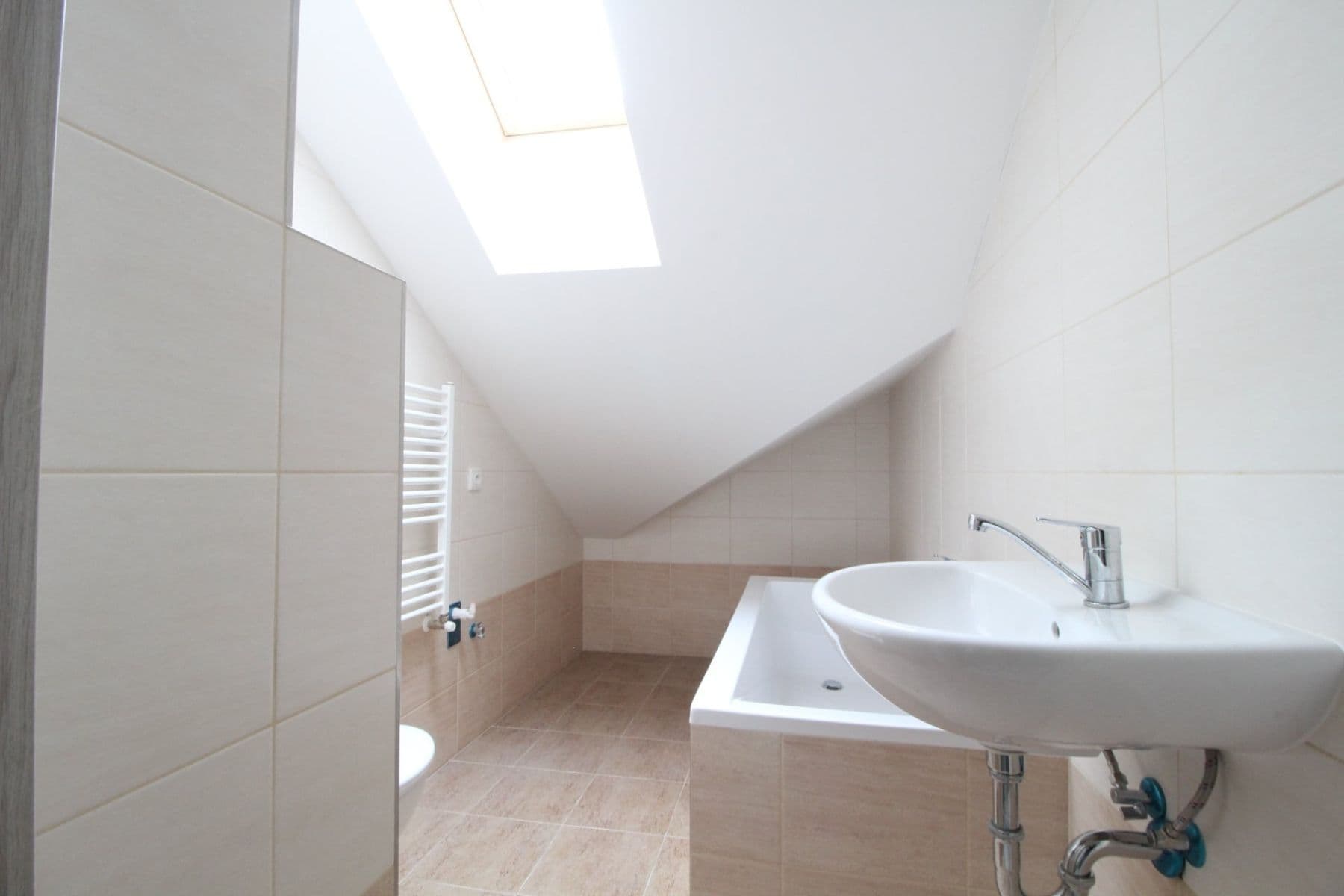 Pronájem bytu 3+1 78 m², Slepá, Milovice, Středočeský kraj Pronájem bytu 3+1 78 m², Slepá, Milovice, Středočeský kraj