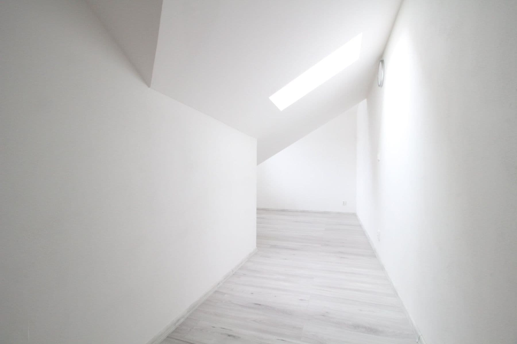 Pronájem bytu 3+1 78 m², Slepá, Milovice, Středočeský kraj Pronájem bytu 3+1 78 m², Slepá, Milovice, Středočeský kraj