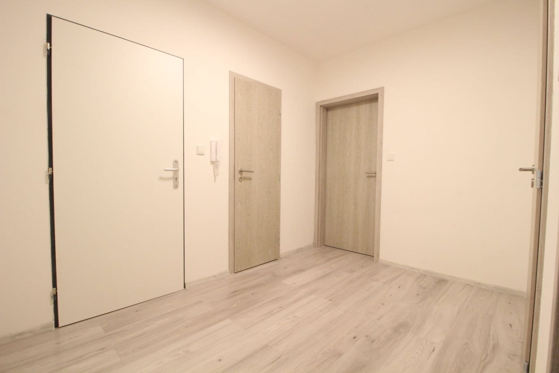 Pronájem bytu 3+1 78 m², Slepá, Milovice, Středočeský kraj Pronájem bytu 3+1 78 m², Slepá, Milovice, Středočeský kraj