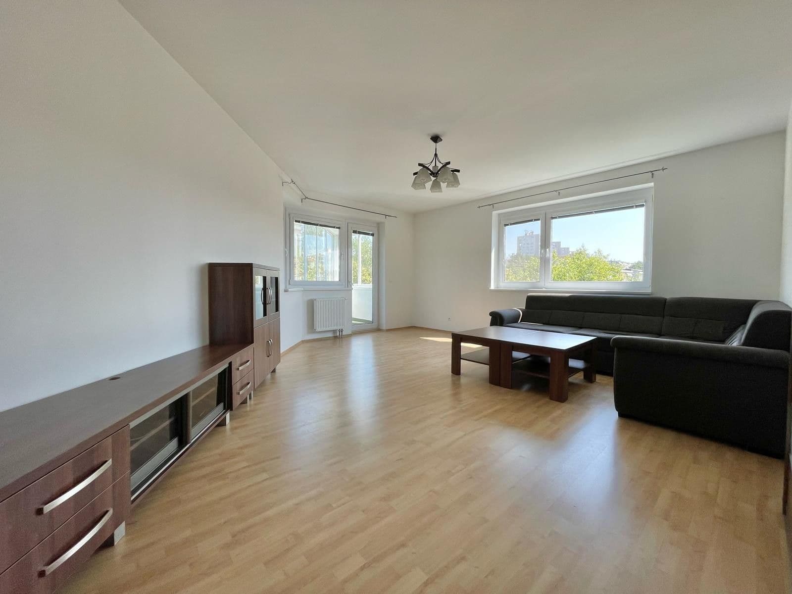 Pronájem bytu 4+1 130 m², Opavská, Nové Mesto, Bratislavský kraj Pronájem bytu 4+1 130 m², Opavská, Nové Mesto, Bratislavský kraj
