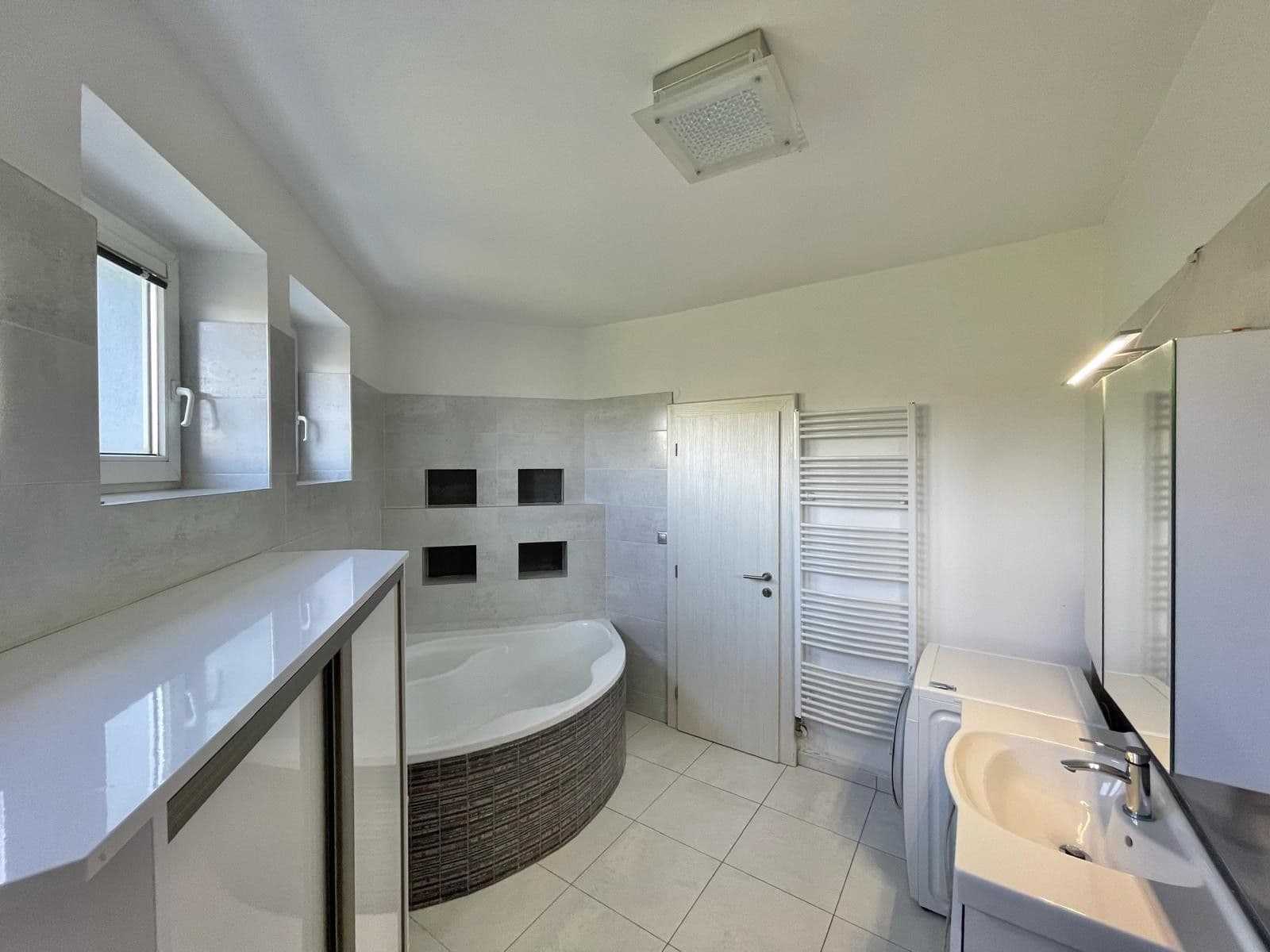 Pronájem bytu 4+1 130 m², Opavská, Nové Mesto, Bratislavský kraj Pronájem bytu 4+1 130 m², Opavská, Nové Mesto, Bratislavský kraj
