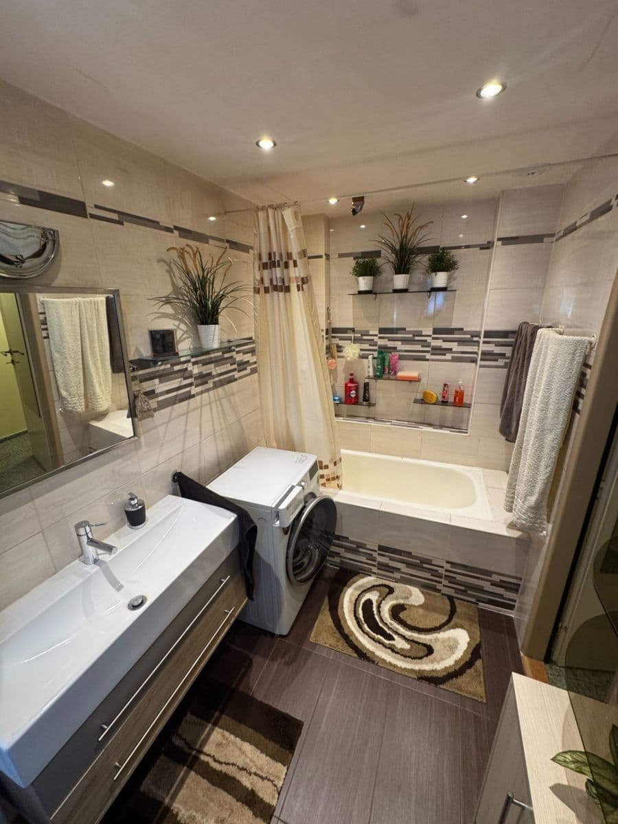 Prodej bytu 3+1 86 m², Mánesova, Praha, Praha Prodej bytu 3+1 86 m², Mánesova, Praha, Praha