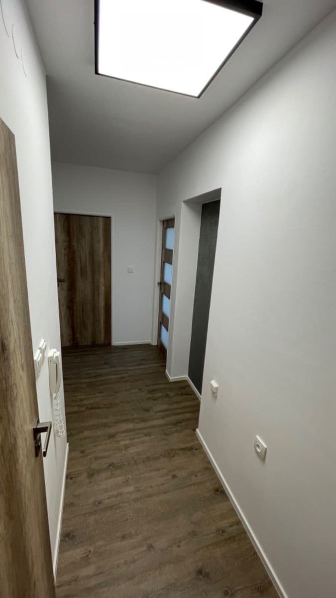 Prodej bytu 2+1 58 m², Spojovací, Sezemice, Pardubický kraj Prodej bytu 2+1 58 m², Spojovací, Sezemice, Pardubický kraj