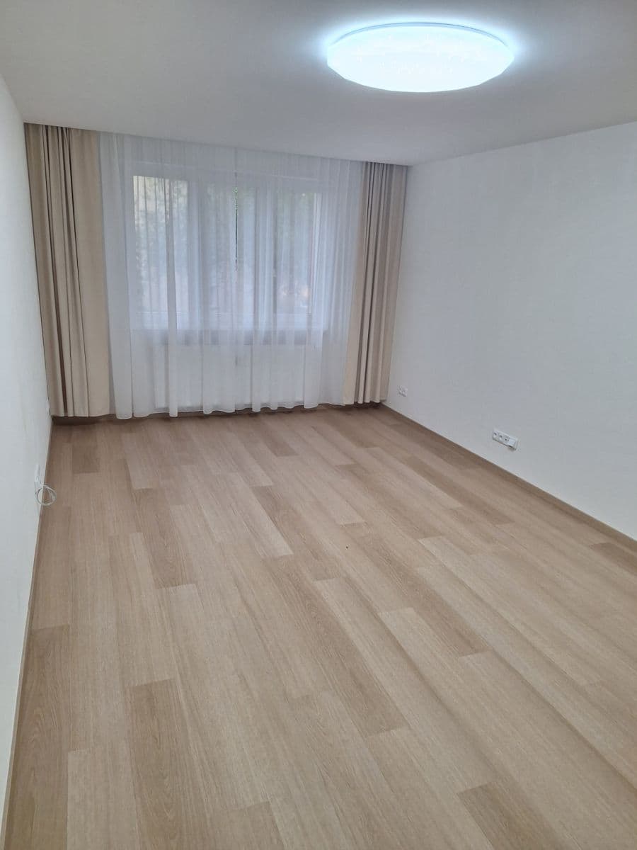 Pronájem bytu 2+1 55 m², Mahulenina, Praha, Praha Pronájem bytu 2+1 55 m², Mahulenina, Praha, Praha
