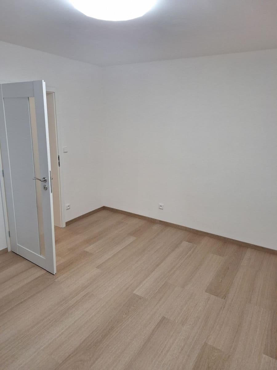 Pronájem bytu 2+1 55 m², Mahulenina, Praha, Praha Pronájem bytu 2+1 55 m², Mahulenina, Praha, Praha