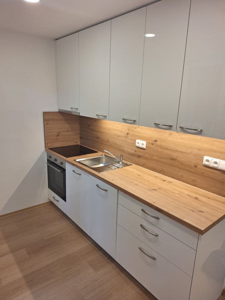 Pronájem bytu 2+1 55 m², Mahulenina, Praha, Praha Pronájem bytu 2+1 55 m², Mahulenina, Praha, Praha