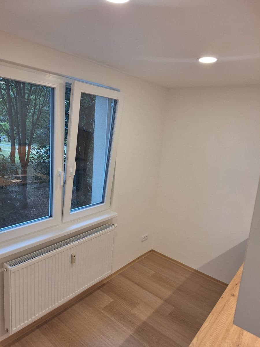 Pronájem bytu 2+1 55 m², Mahulenina, Praha, Praha Pronájem bytu 2+1 55 m², Mahulenina, Praha, Praha