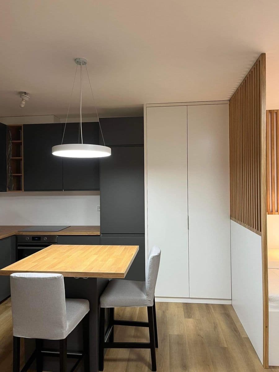 Pronájem bytu 1+kk 38 m², Májová, Praha, Praha Pronájem bytu 1+kk 38 m², Májová, Praha, Praha