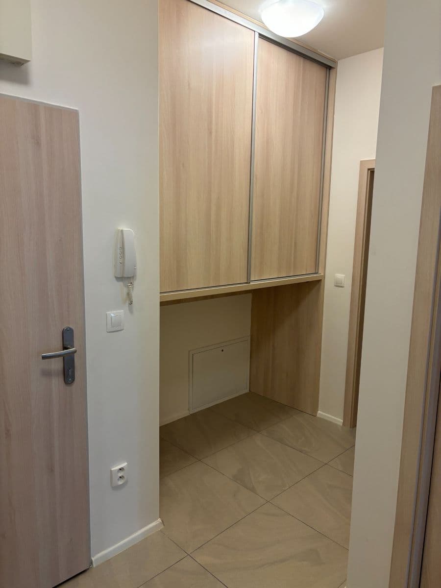 Pronájem bytu 2+kk 52 m², Přadlácká, Brno, Jihomoravský kraj Pronájem bytu 2+kk 52 m², Přadlácká, Brno, Jihomoravský kraj