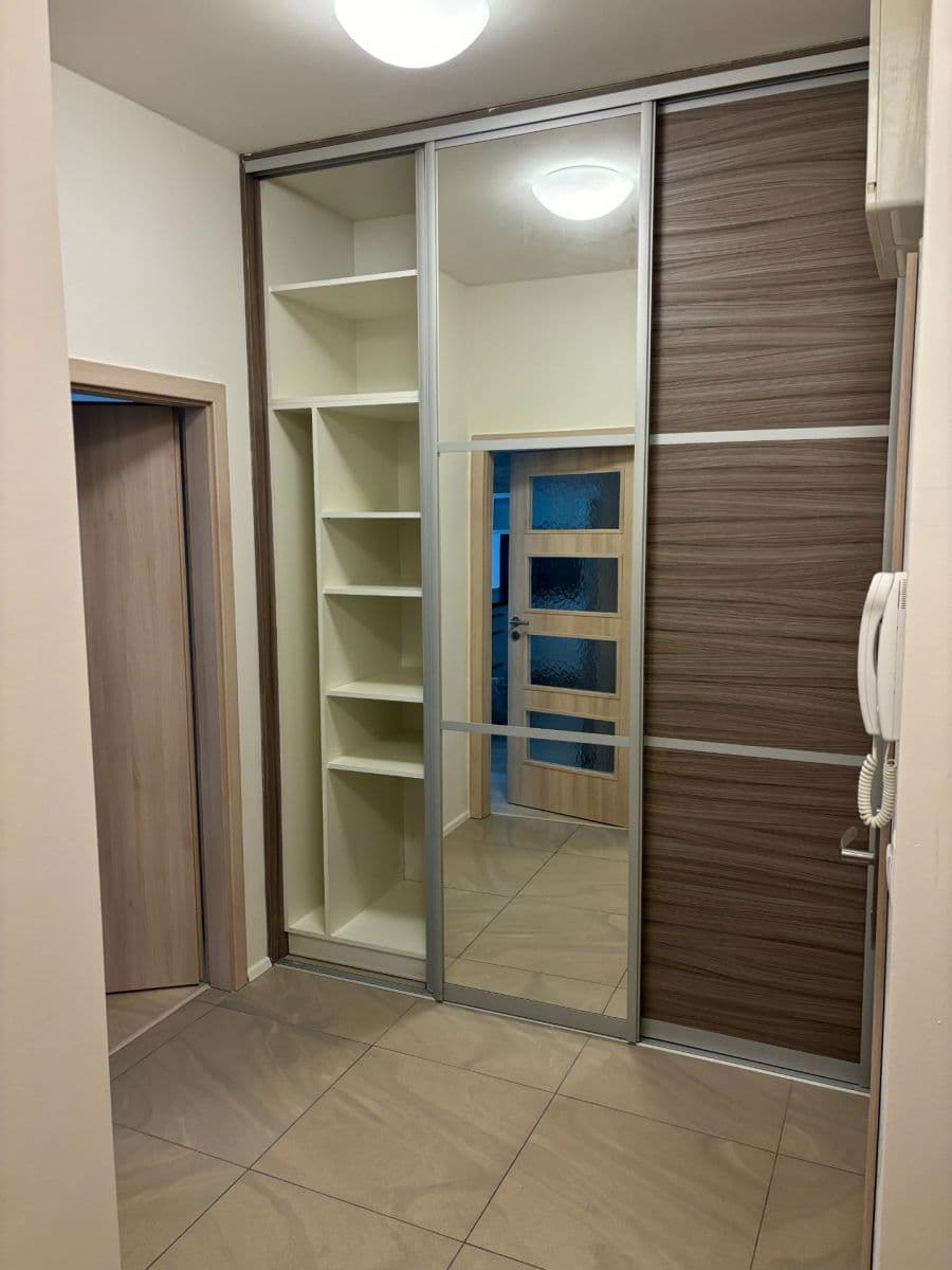 Pronájem bytu 2+kk 52 m², Přadlácká, Brno, Jihomoravský kraj Pronájem bytu 2+kk 52 m², Přadlácká, Brno, Jihomoravský kraj