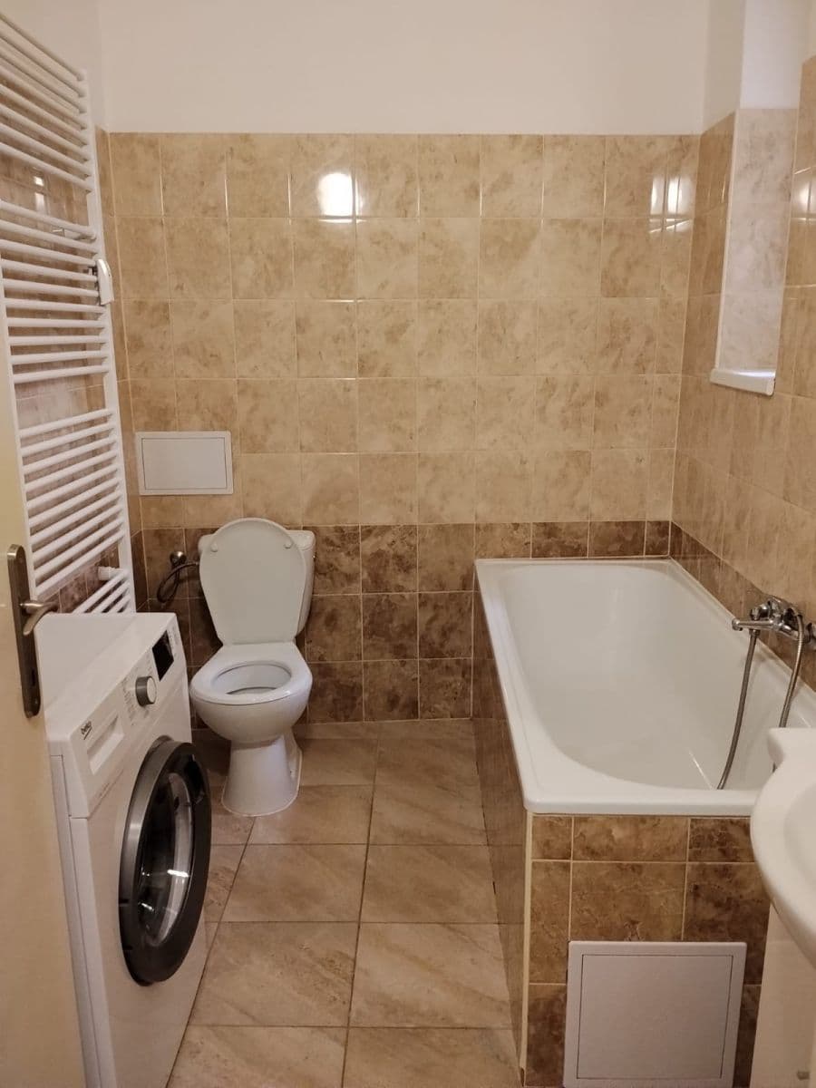 Pronájem bytu 1+kk 36 m², Školní, Praha, Praha Pronájem bytu 1+kk 36 m², Školní, Praha, Praha