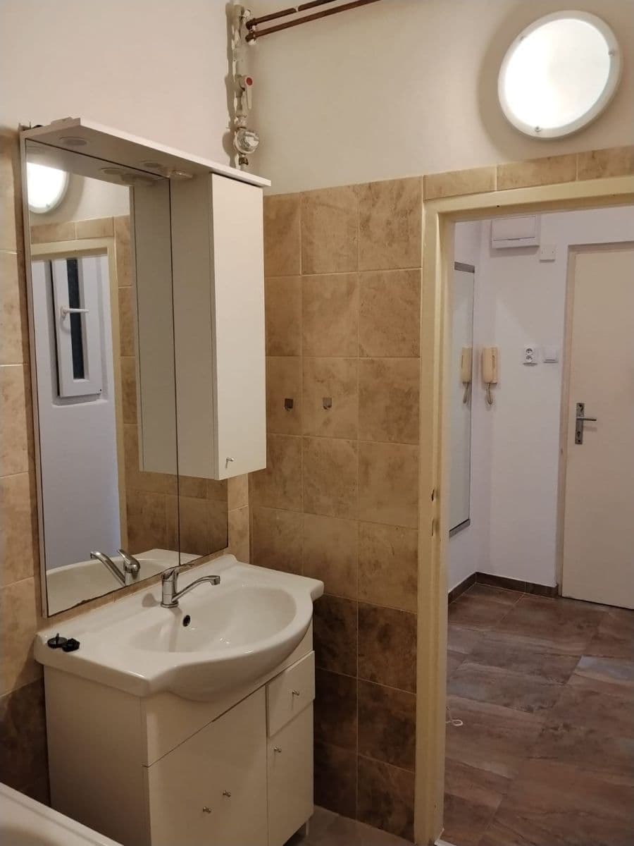 Pronájem bytu 1+kk 36 m², Školní, Praha, Praha Pronájem bytu 1+kk 36 m², Školní, Praha, Praha