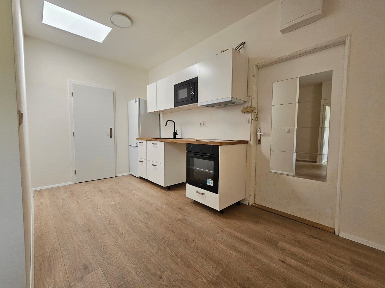 Pronájem bytu 2+kk 37 m², Jugoslávská, Praha, Praha Pronájem bytu 2+kk 37 m², Jugoslávská, Praha, Praha