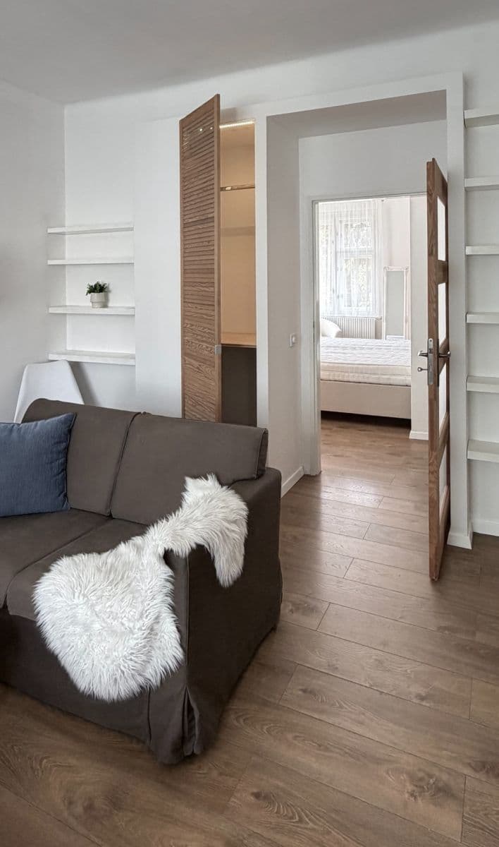 Pronájem bytu 2+kk 40 m², U Mlýna, Praha, Praha Pronájem bytu 2+kk 40 m², U Mlýna, Praha, Praha