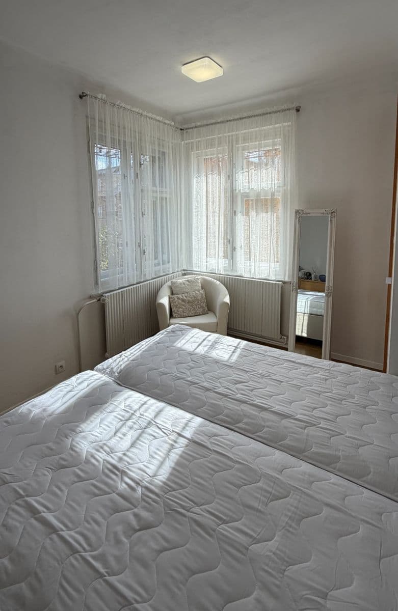Pronájem bytu 2+kk 40 m², U Mlýna, Praha, Praha Pronájem bytu 2+kk 40 m², U Mlýna, Praha, Praha