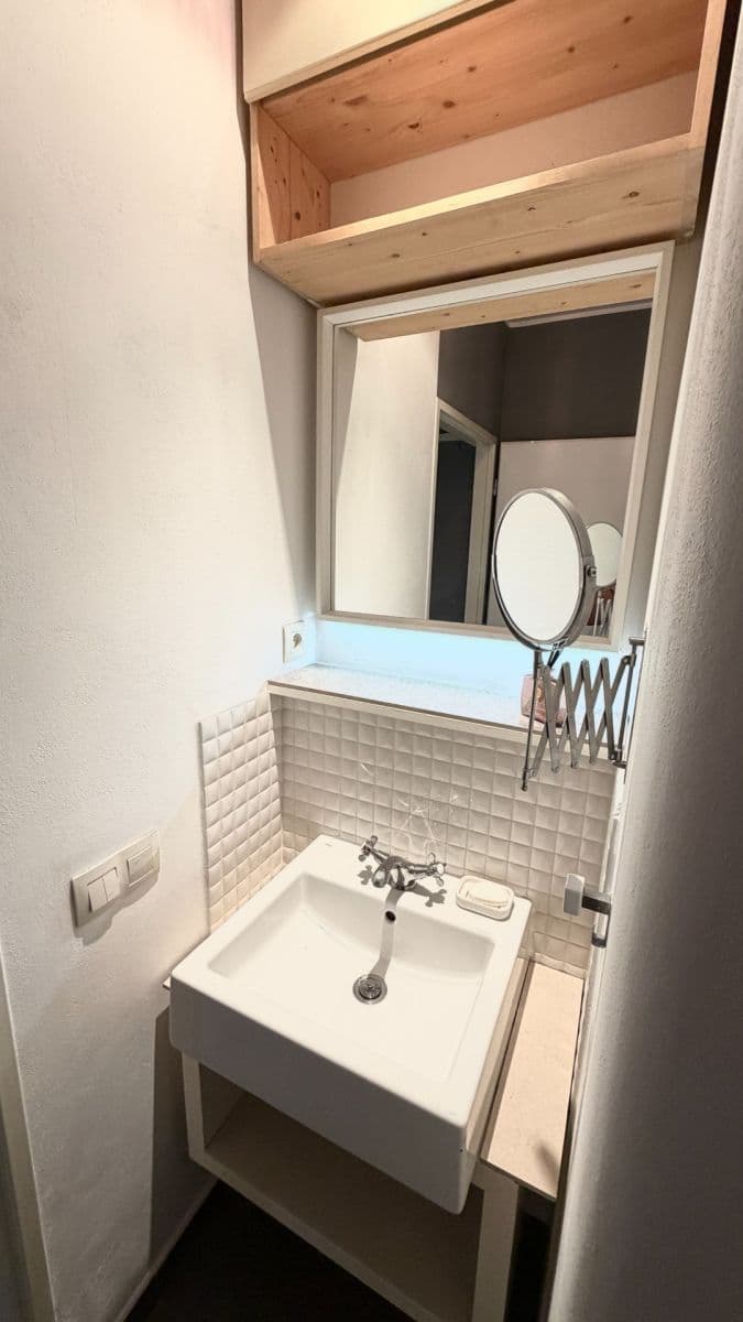 Pronájem bytu 2+kk 40 m², U Mlýna, Praha, Praha Pronájem bytu 2+kk 40 m², U Mlýna, Praha, Praha
