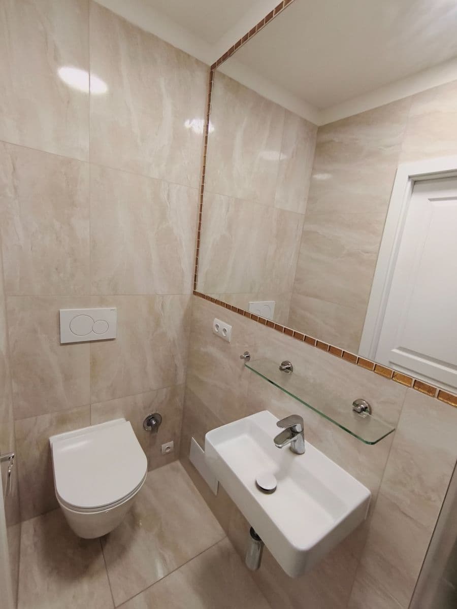 Pronájem bytu 1+kk 39 m², Soukenická, Praha, Praha Pronájem bytu 1+kk 39 m², Soukenická, Praha, Praha