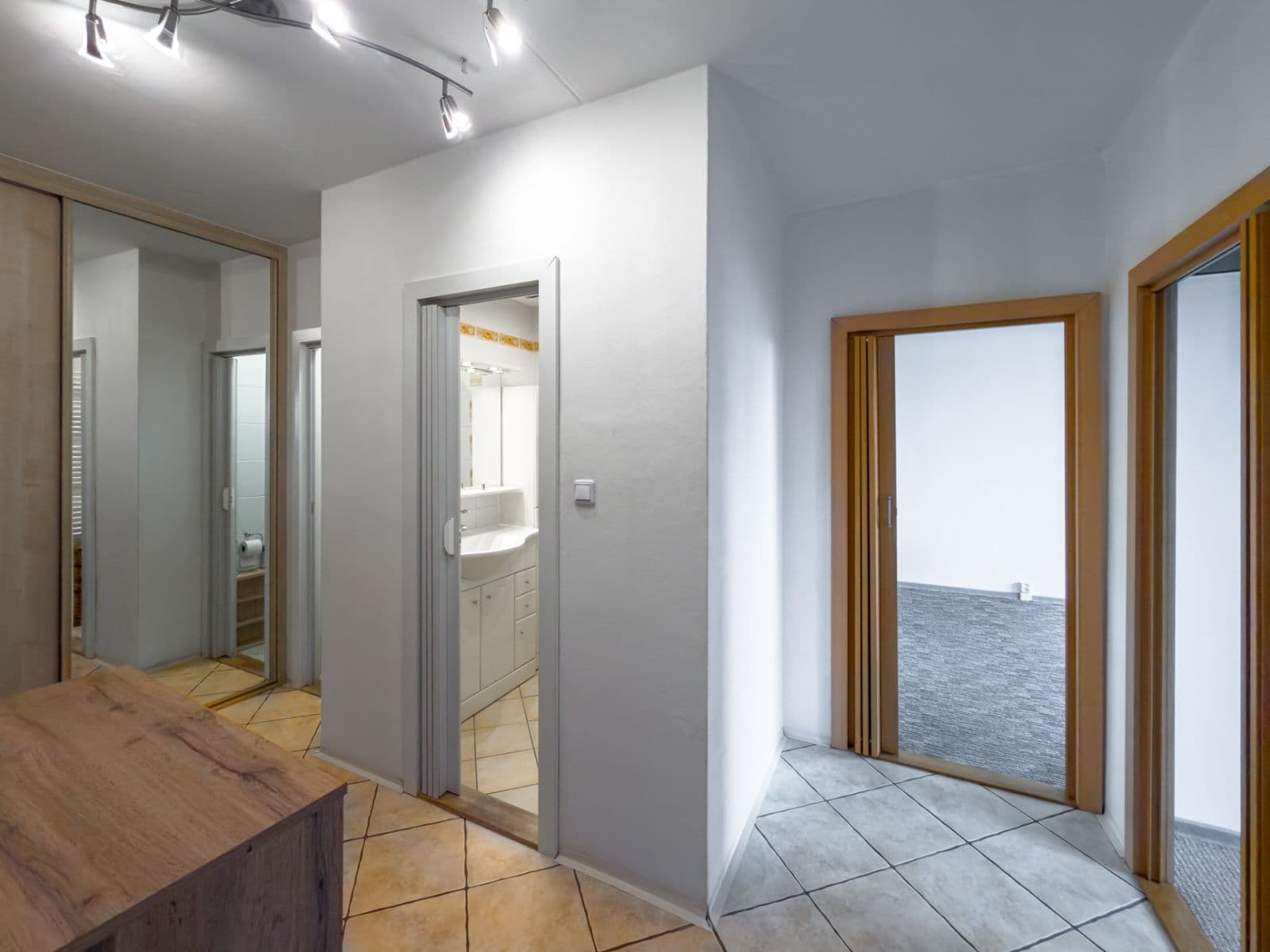Pronájem bytu 3+1 66 m², Travná, Praha, Praha Pronájem bytu 3+1 66 m², Travná, Praha, Praha