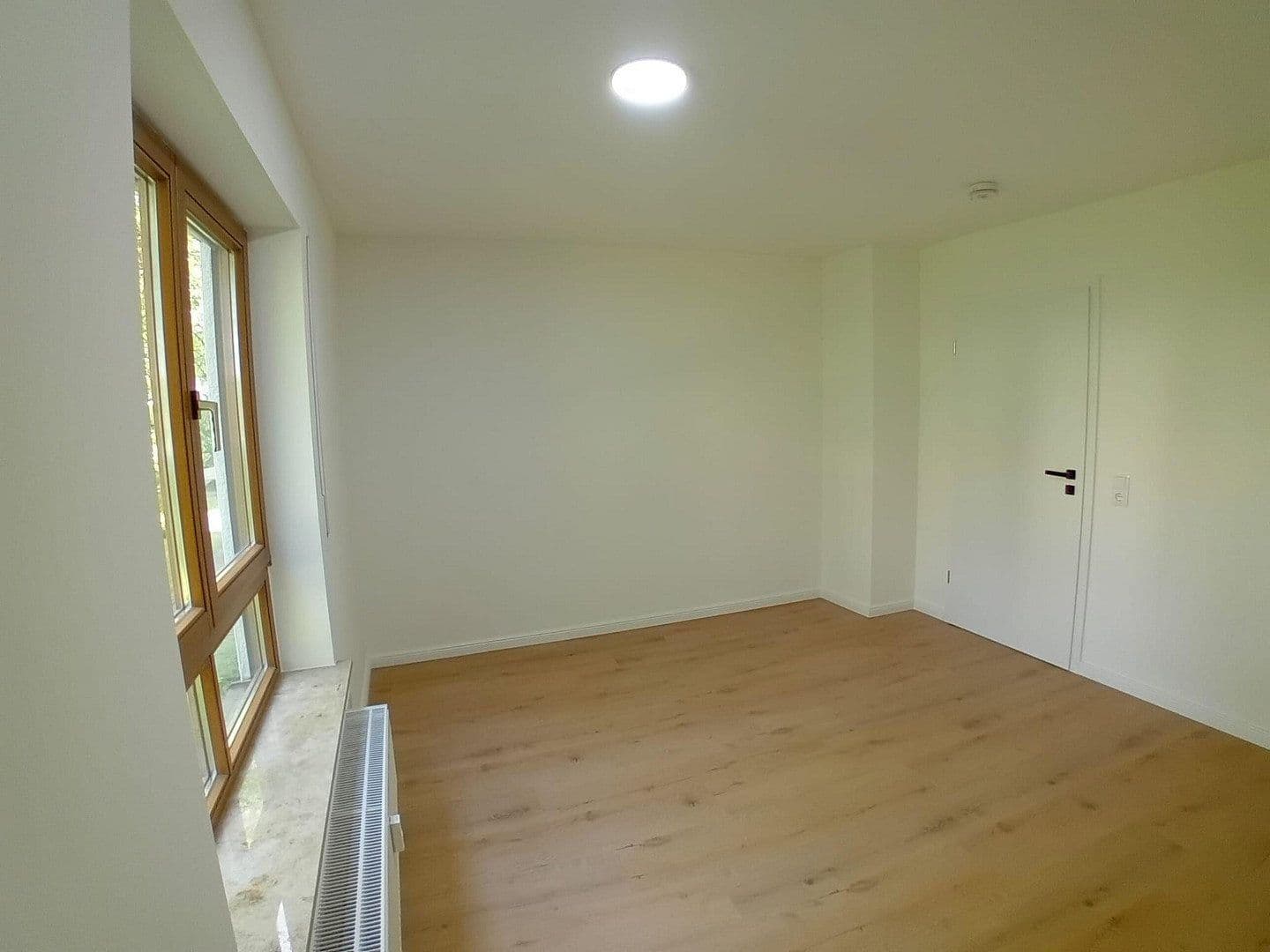 Prodej bytu 3+1 66 m², Radeberger Str. 26, Dresden Weissig, Sasko Prodej bytu 3+1 66 m², Radeberger Str. 26, Dresden Weissig, Sasko