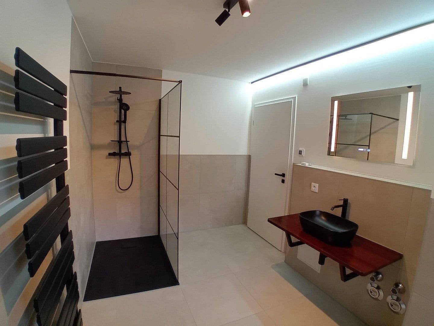 Prodej bytu 3+1 66 m², Radeberger Str. 26, Dresden Weissig, Sasko Prodej bytu 3+1 66 m², Radeberger Str. 26, Dresden Weissig, Sasko