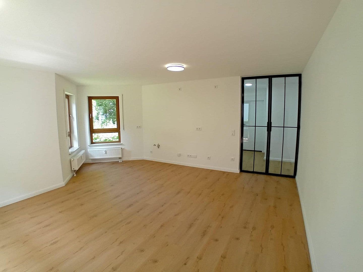 Prodej bytu 3+1 66 m², Radeberger Str. 26, Dresden Weissig, Sasko Prodej bytu 3+1 66 m², Radeberger Str. 26, Dresden Weissig, Sasko