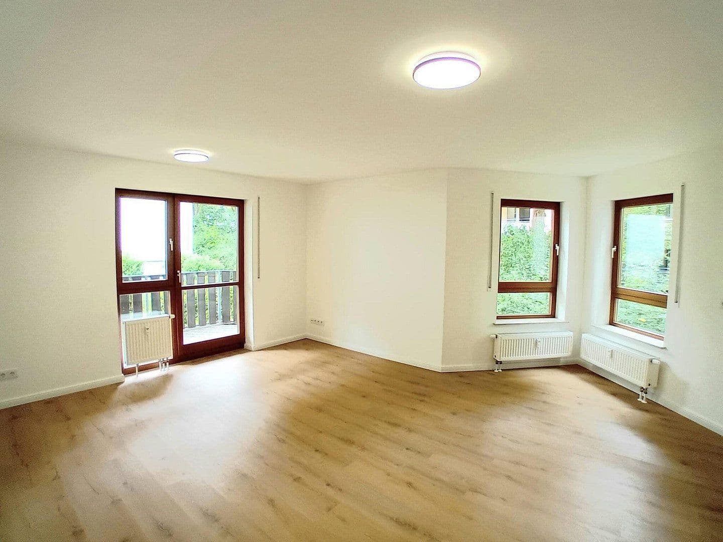 Prodej bytu 3+1 66 m², Radeberger Str. 26, Dresden Weissig, Sasko Prodej bytu 3+1 66 m², Radeberger Str. 26, Dresden Weissig, Sasko