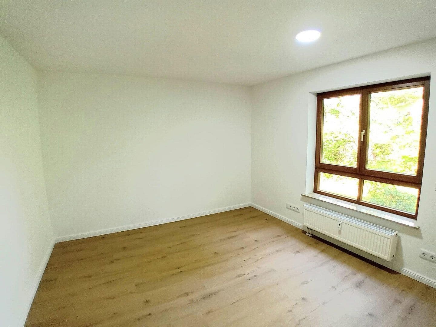 Prodej bytu 3+1 66 m², Radeberger Str. 26, Dresden Weissig, Sasko Prodej bytu 3+1 66 m², Radeberger Str. 26, Dresden Weissig, Sasko