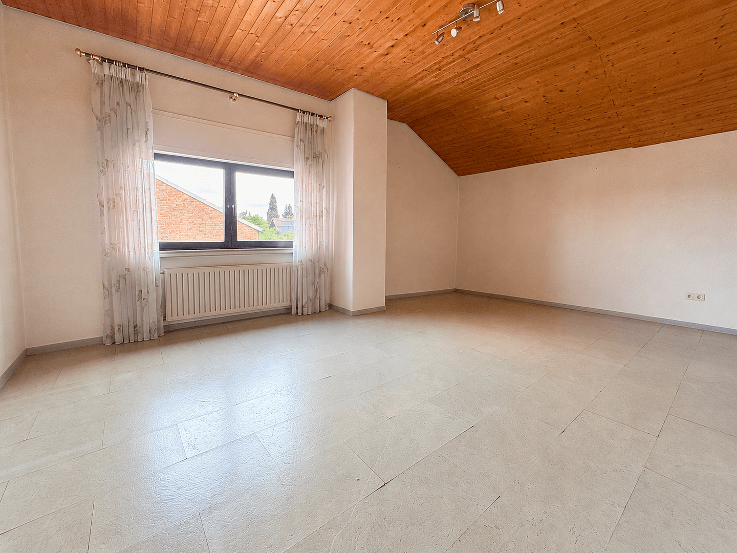 Prodej domu 137 m², pozemek 379 m², Erkelenz, Severní Porýní-Vestfálsko Prodej domu 137 m², pozemek 379 m², Erkelenz, Severní Porýní-Vestfálsko