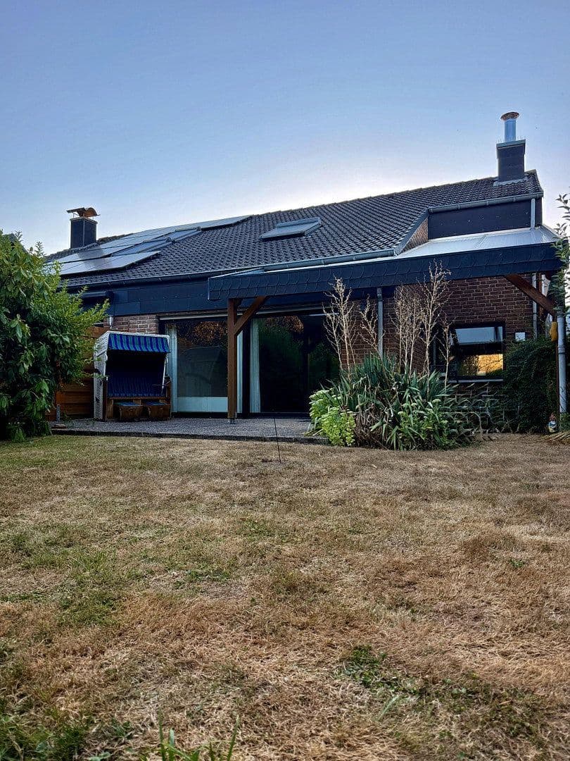 Prodej domu 137 m², pozemek 379 m², Erkelenz, Severní Porýní-Vestfálsko Prodej domu 137 m², pozemek 379 m², Erkelenz, Severní Porýní-Vestfálsko