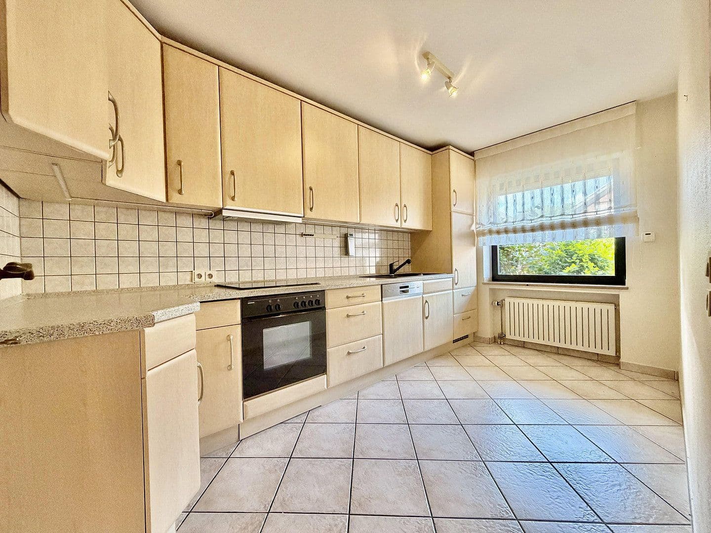 Prodej domu 137 m², pozemek 379 m², Erkelenz, Severní Porýní-Vestfálsko Prodej domu 137 m², pozemek 379 m², Erkelenz, Severní Porýní-Vestfálsko