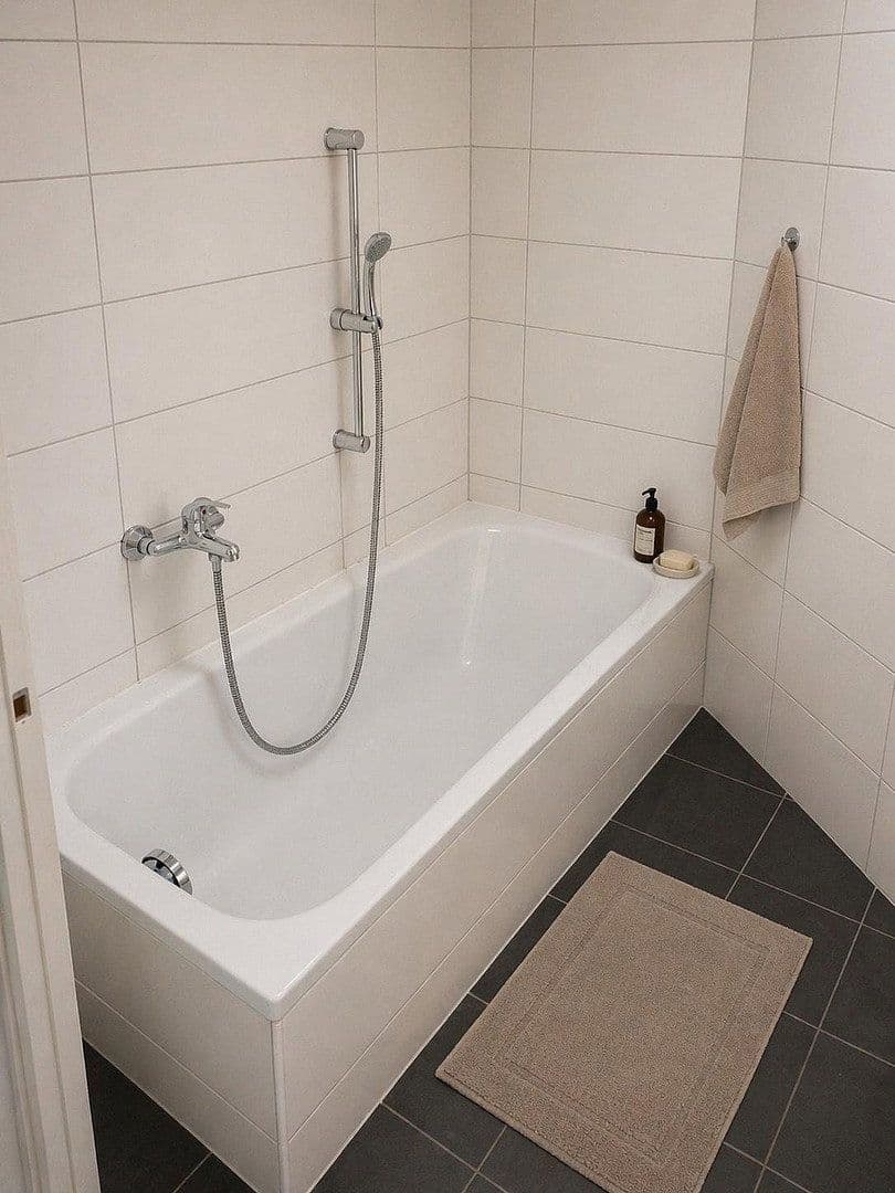 Pronájem bytu 4+kk 93 m², Messerschmiedestr. 22, Žíč, Sasko-Anhaltsko Pronájem bytu 4+kk 93 m², Messerschmiedestr. 22, Žíč, Sasko-Anhaltsko