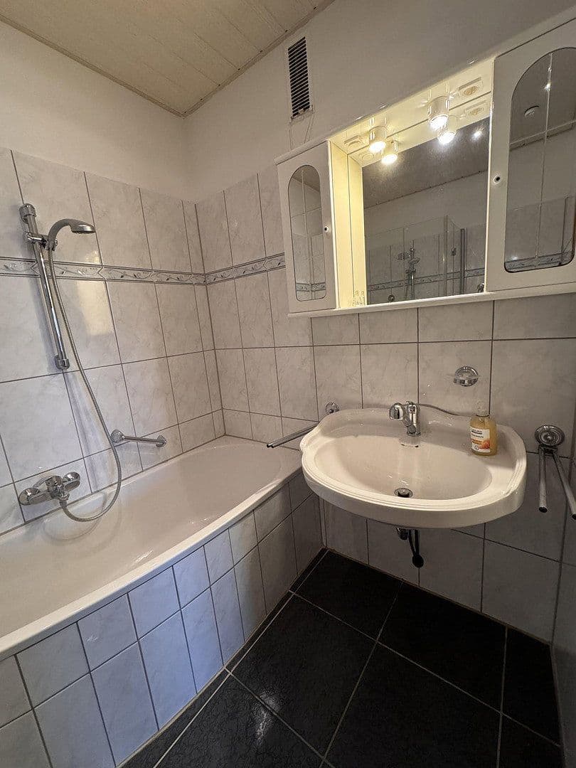 Pronájem bytu 3+1 93 m², Graudenzstraße, Köln-Porz, Severní Porýní-Vestfálsko Pronájem bytu 3+1 93 m², Graudenzstraße, Köln-Porz, Severní Porýní-Vestfálsko