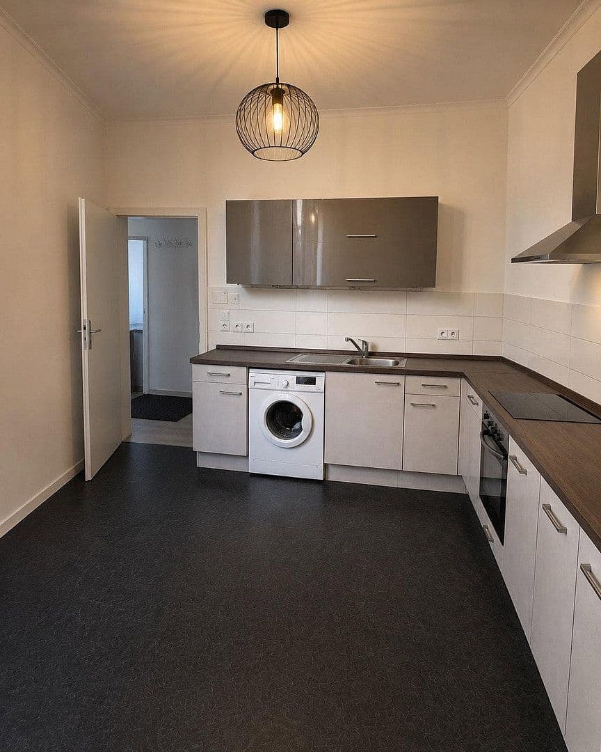 Pronájem bytu 4+1 103 m², Messerschmiedestr. 22, Žíč, Sasko-Anhaltsko Pronájem bytu 4+1 103 m², Messerschmiedestr. 22, Žíč, Sasko-Anhaltsko