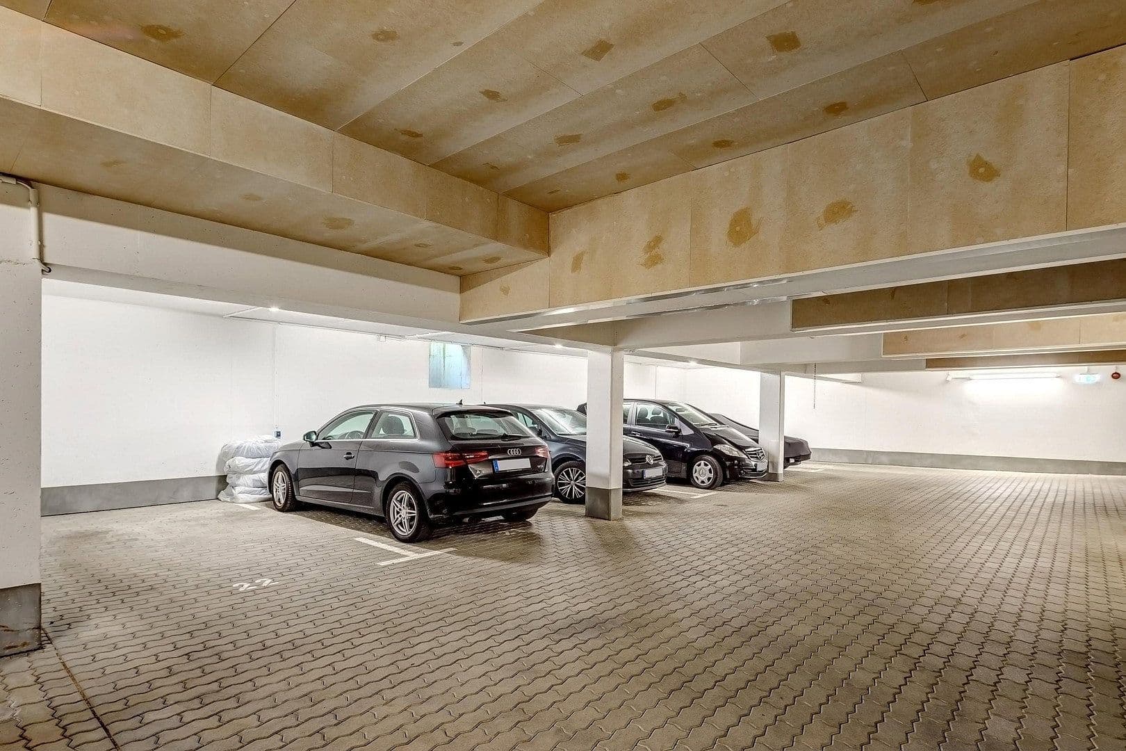 Pronájem bytu 1+1 42 m², Uhdestraße 14d, München, Bavorsko Pronájem bytu 1+1 42 m², Uhdestraße 14d, München, Bavorsko