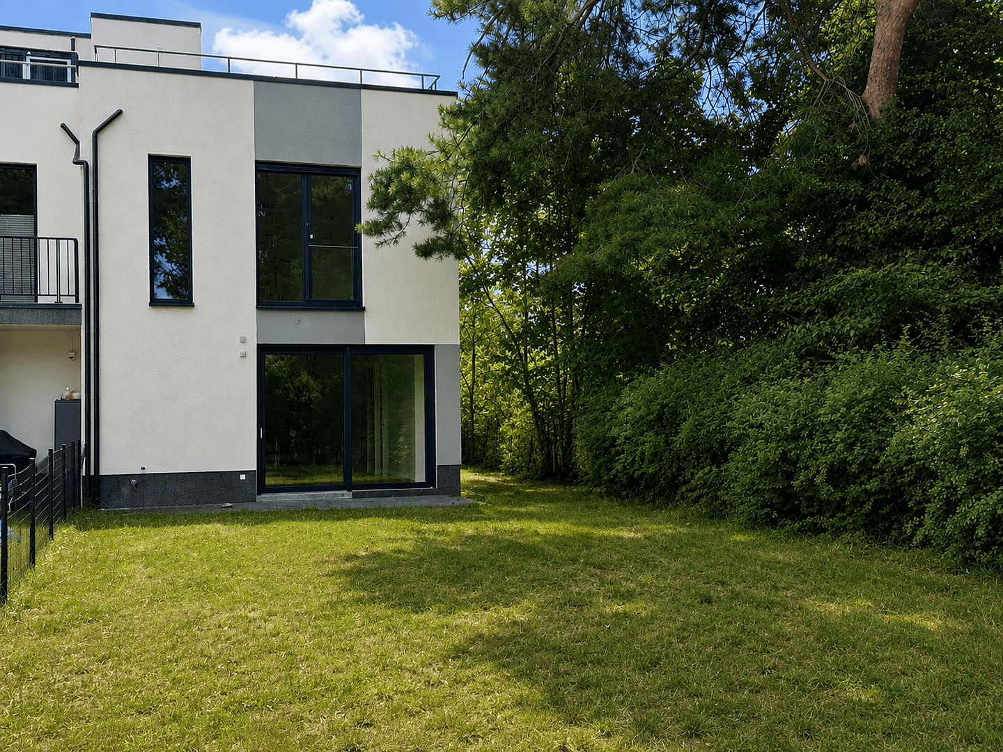 Prodej domu 150 m², pozemek 394 m², Enkenbacher Weg 106, Berlin, Berlín Prodej domu 150 m², pozemek 394 m², Enkenbacher Weg 106, Berlin, Berlín