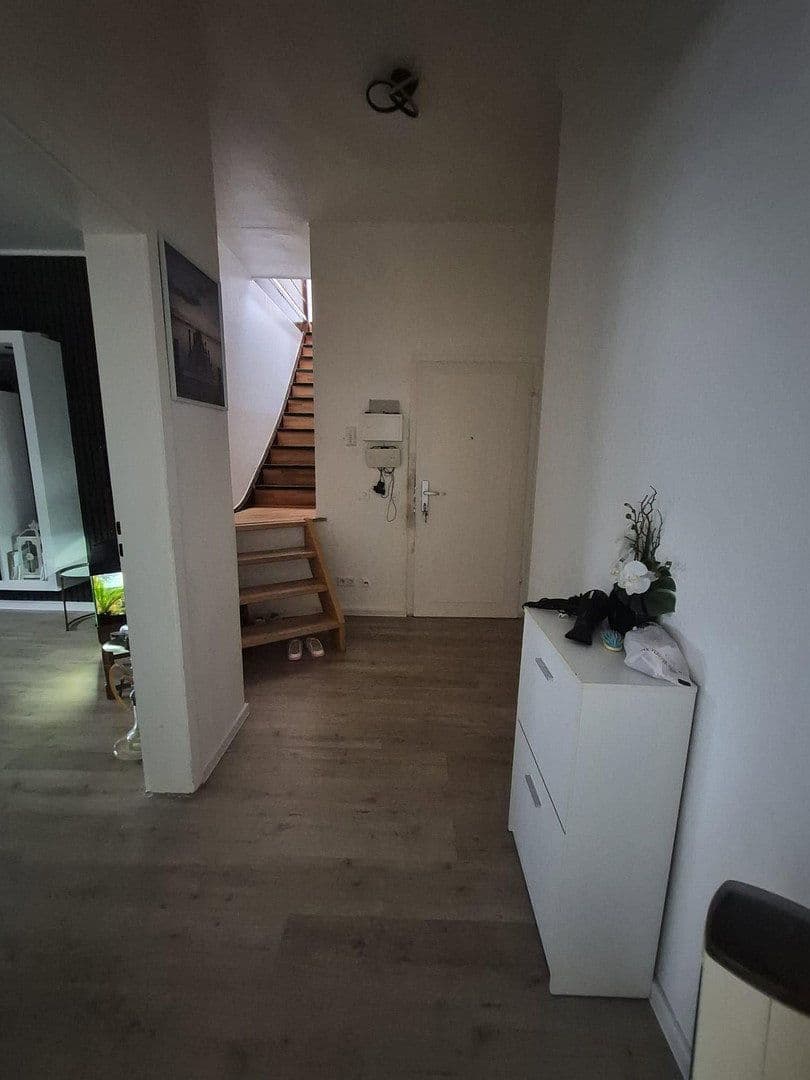 Pronájem bytu 4+kk 86 m², Neumeyerstr. 5, Remscheid, Severní Porýní-Vestfálsko Pronájem bytu 4+kk 86 m², Neumeyerstr. 5, Remscheid, Severní Porýní-Vestfálsko