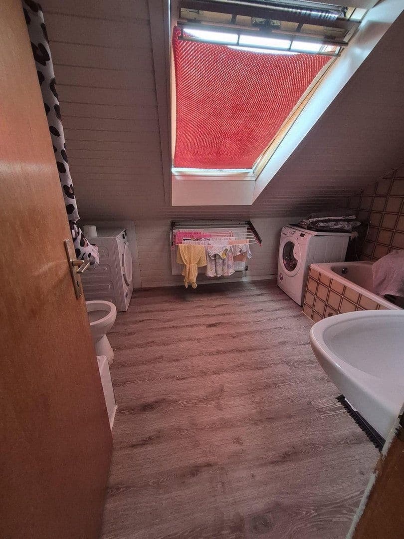 Pronájem bytu 4+kk 86 m², Neumeyerstr. 5, Remscheid, Severní Porýní-Vestfálsko Pronájem bytu 4+kk 86 m², Neumeyerstr. 5, Remscheid, Severní Porýní-Vestfálsko