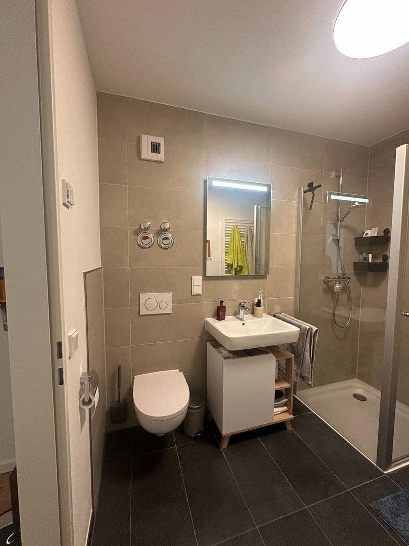 Pronájem bytu 2+1 70 m², Frankfurt am Main, Hessen Pronájem bytu 2+1 70 m², Frankfurt am Main, Hessen