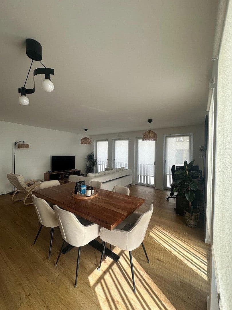 Pronájem bytu 2+1 70 m², Frankfurt am Main, Hessen Pronájem bytu 2+1 70 m², Frankfurt am Main, Hessen