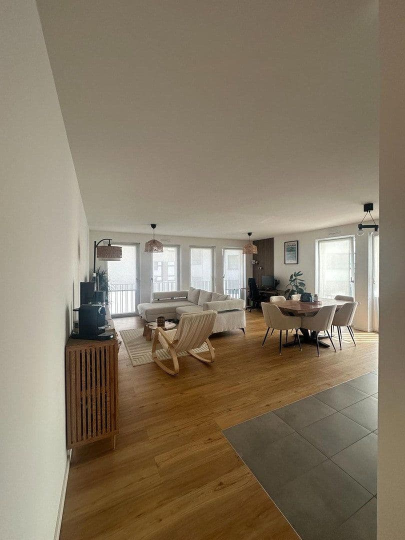 Pronájem bytu 2+1 70 m², Frankfurt am Main, Hessen Pronájem bytu 2+1 70 m², Frankfurt am Main, Hessen