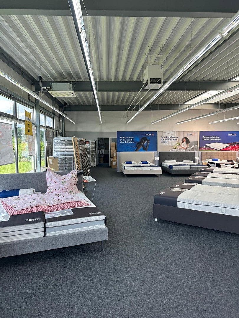 Prodej nebytového prostoru 3.166 m², Detmold, Severní Porýní-Vestfálsko Prodej nebytového prostoru 3.166 m², Detmold, Severní Porýní-Vestfálsko