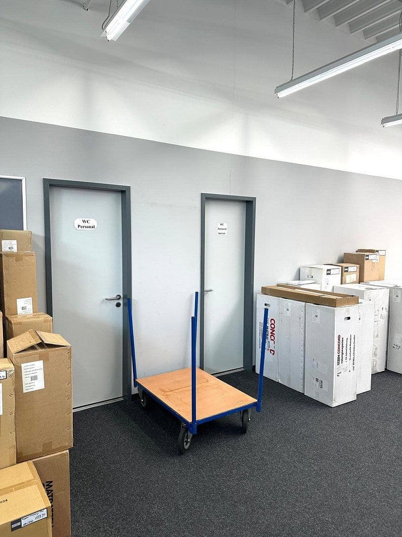 Prodej nebytového prostoru 3.166 m², Detmold, Severní Porýní-Vestfálsko Prodej nebytového prostoru 3.166 m², Detmold, Severní Porýní-Vestfálsko