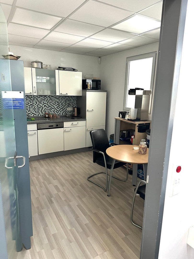 Prodej nebytového prostoru 3.166 m², Detmold, Severní Porýní-Vestfálsko Prodej nebytového prostoru 3.166 m², Detmold, Severní Porýní-Vestfálsko