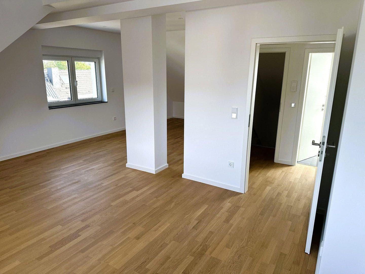 Prodej domu 308 m², pozemek 661 m², Essen, Severní Porýní-Vestfálsko Prodej domu 308 m², pozemek 661 m², Essen, Severní Porýní-Vestfálsko