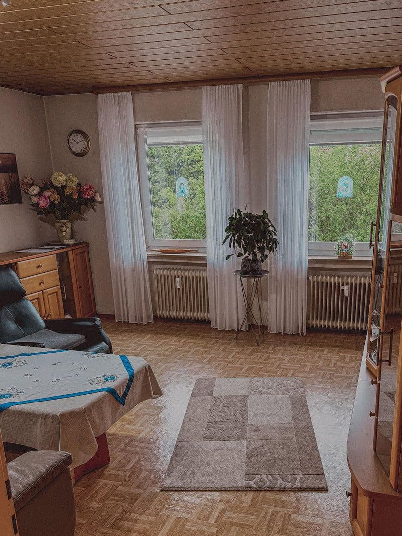 Pronájem bytu 2+1 60 m², Nürnberger Straße 11, Cadolzburg, Bavorsko Pronájem bytu 2+1 60 m², Nürnberger Straße 11, Cadolzburg, Bavorsko