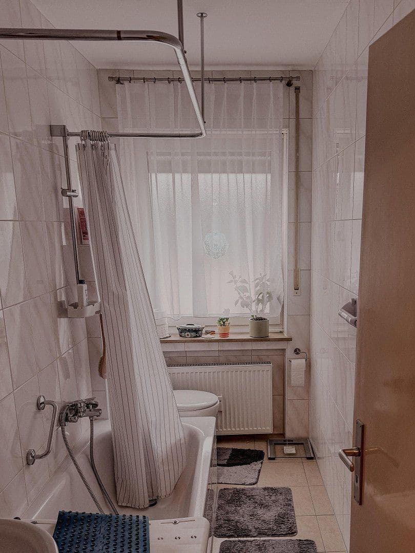 Pronájem bytu 2+1 60 m², Nürnberger Straße 11, Cadolzburg, Bavorsko Pronájem bytu 2+1 60 m², Nürnberger Straße 11, Cadolzburg, Bavorsko