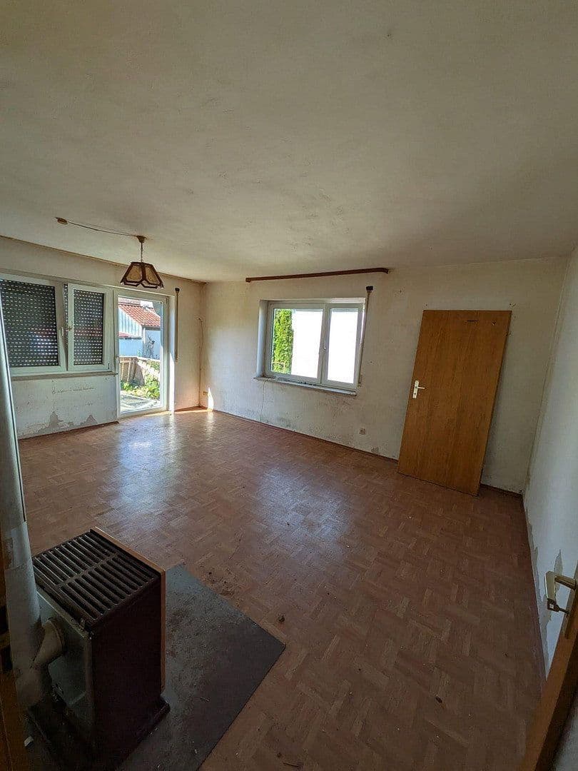 Prodej domu 172 m², pozemek 690 m², Laupheim, Bádensko-Württembersko Prodej domu 172 m², pozemek 690 m², Laupheim, Bádensko-Württembersko