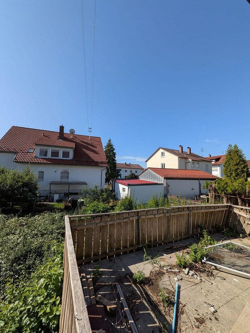 Prodej domu 172 m², pozemek 690 m², Laupheim, Bádensko-Württembersko Prodej domu 172 m², pozemek 690 m², Laupheim, Bádensko-Württembersko