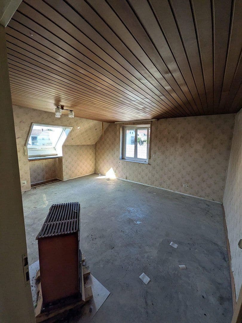 Prodej domu 172 m², pozemek 690 m², Laupheim, Bádensko-Württembersko Prodej domu 172 m², pozemek 690 m², Laupheim, Bádensko-Württembersko